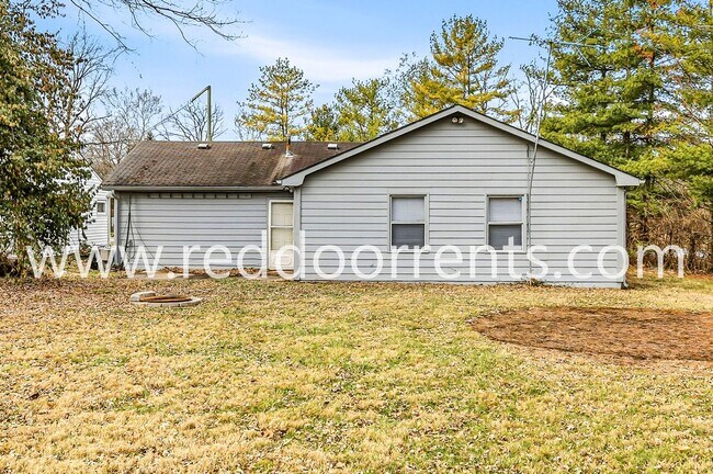 Building Photo - Charming 3-Bedroom Ranch in Plainfield