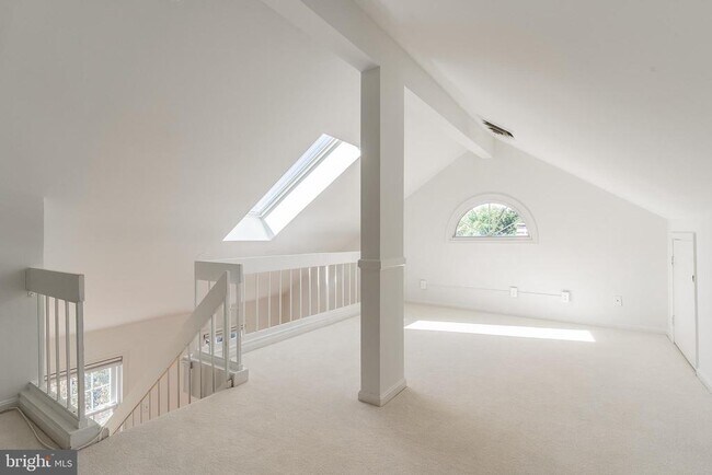 Building Photo - 603 Bashford Ln