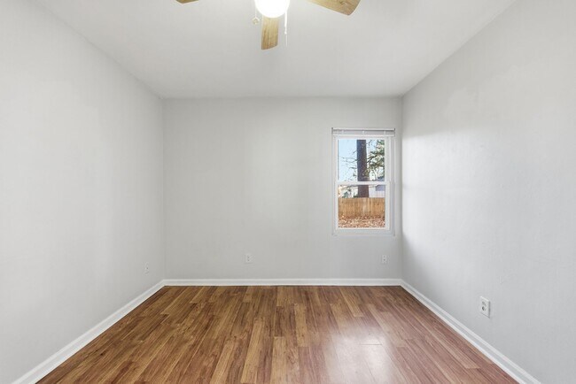 Building Photo - 116-118 Armon Ave