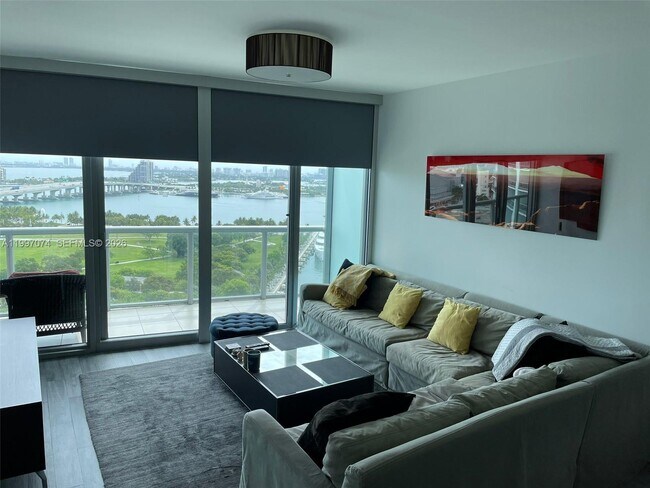 Building Photo - 888 Biscayne Blvd