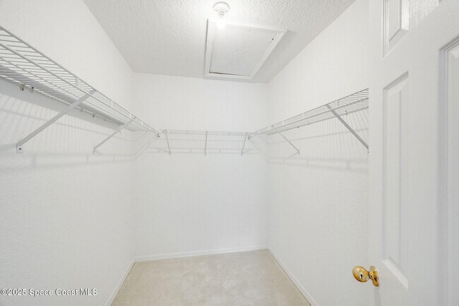Building Photo - 575 Shadow Wood Ln