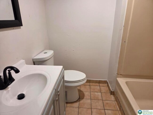 Building Photo - 312 S 17th St