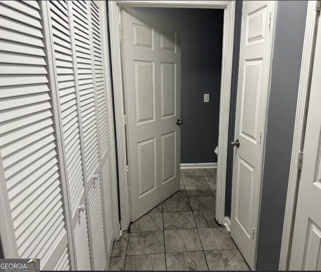Building Photo - 6128 Green Acres Dr SW