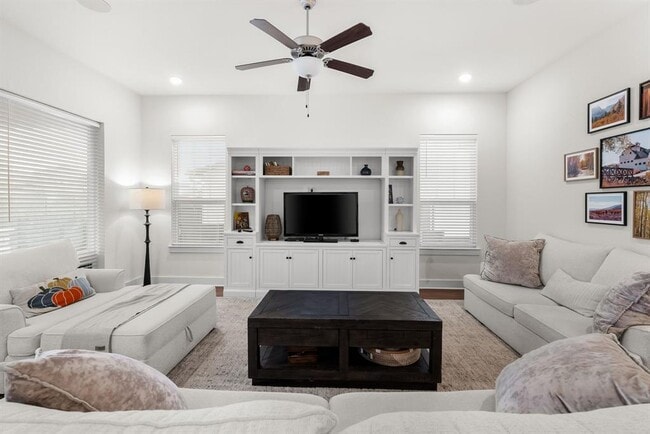 Building Photo - 16705 Horondelle Dr