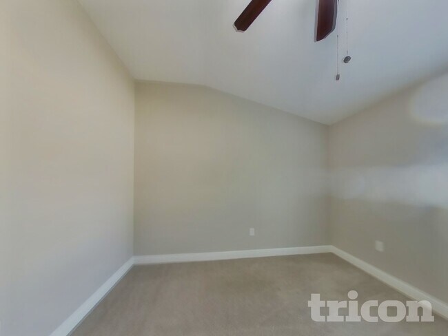 Building Photo - 6681 Freeport Dr