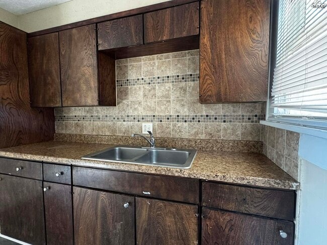 Building Photo - 2123 Ave G