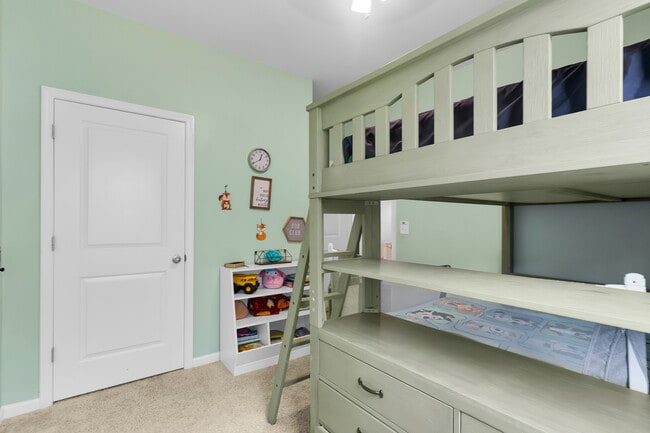 Building Photo - 402 Isabelle St