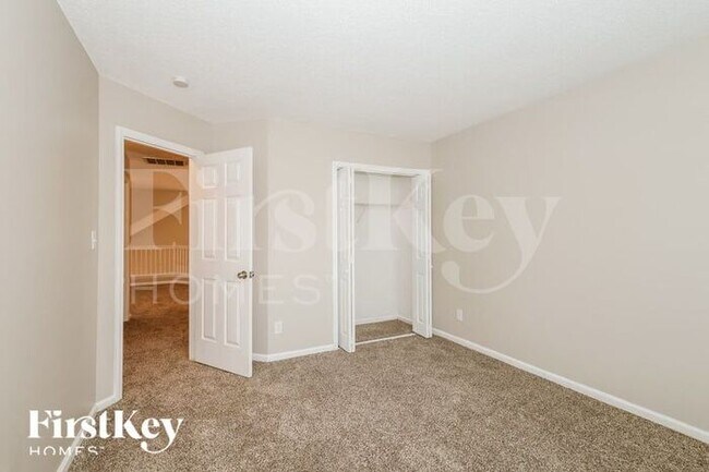 Building Photo - 6806 Neuhoff Ln