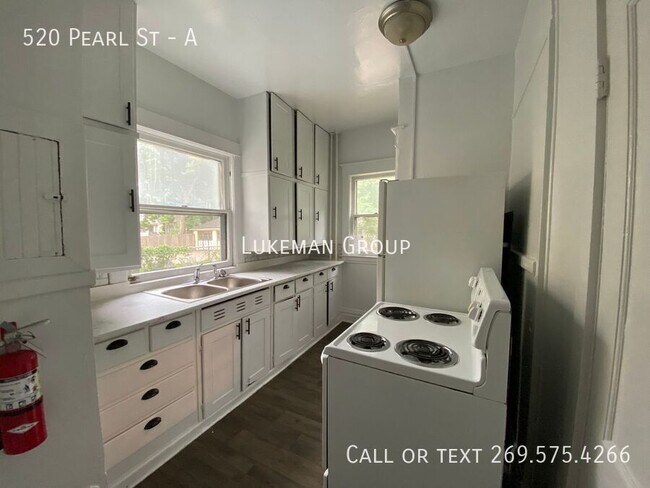 Primary Photo - 520 Pearl St