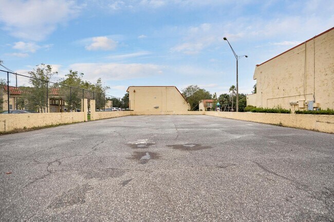 Building Photo - 3919 Bell Tower Dr