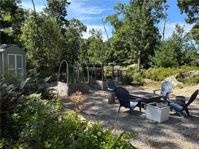 Building Photo - 59 Small Pox Trail