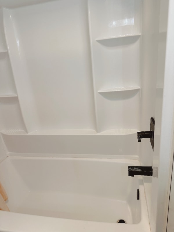 Building Photo - 671 Crest Ln E