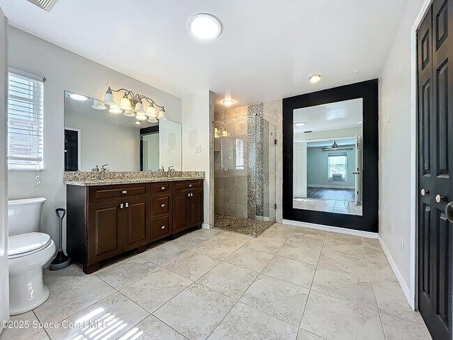 Building Photo - 1342 Richwood Cir