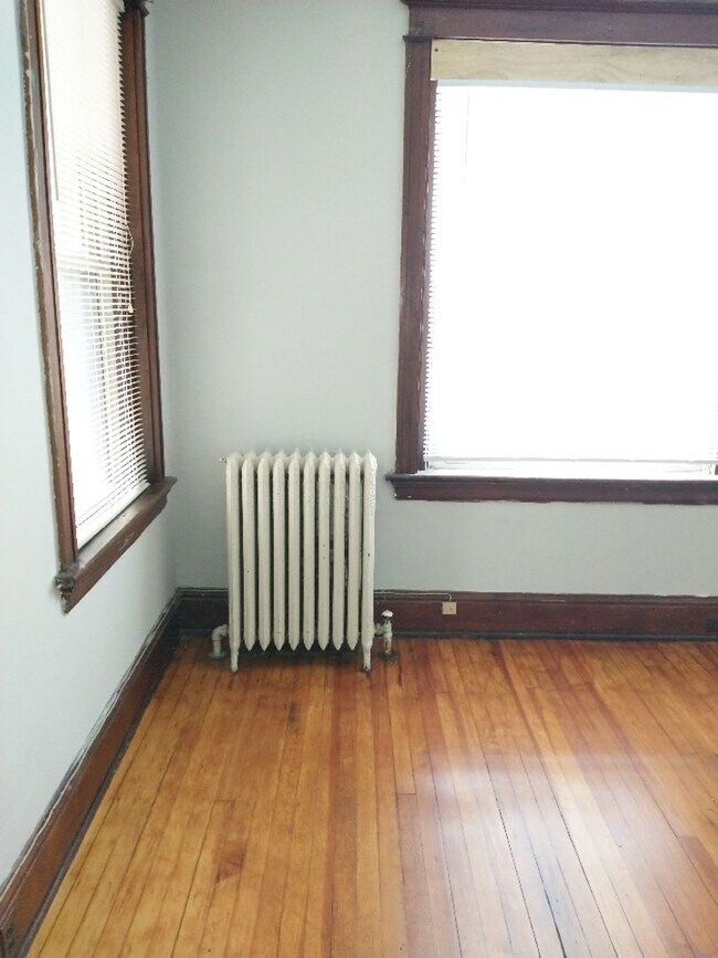 Building Photo - 3227 Jefferson Ave