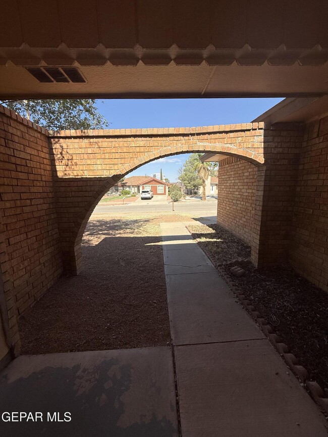 Building Photo - 1670 Jones Ln