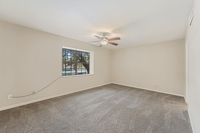 Building Photo - Updated 2-Bed, 2.5-Bath Condo in Sought-Af...