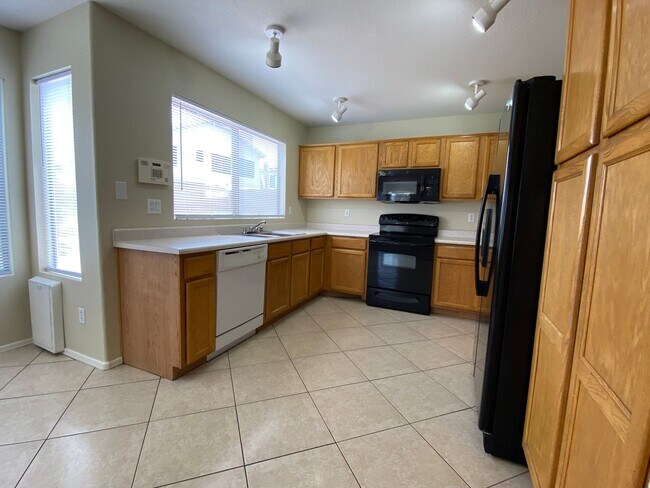 Building Photo - Spacious 4 bedroom home in Peoria!