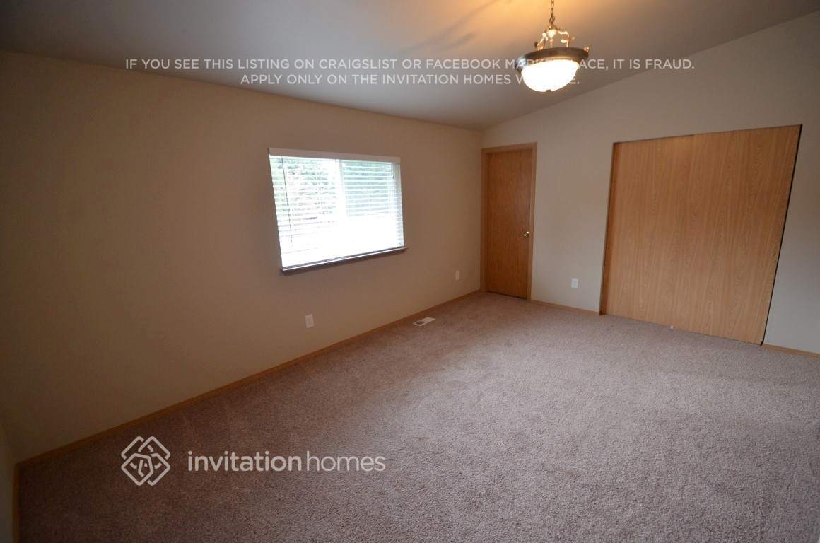 Building Photo - 4200 176th Pl NE