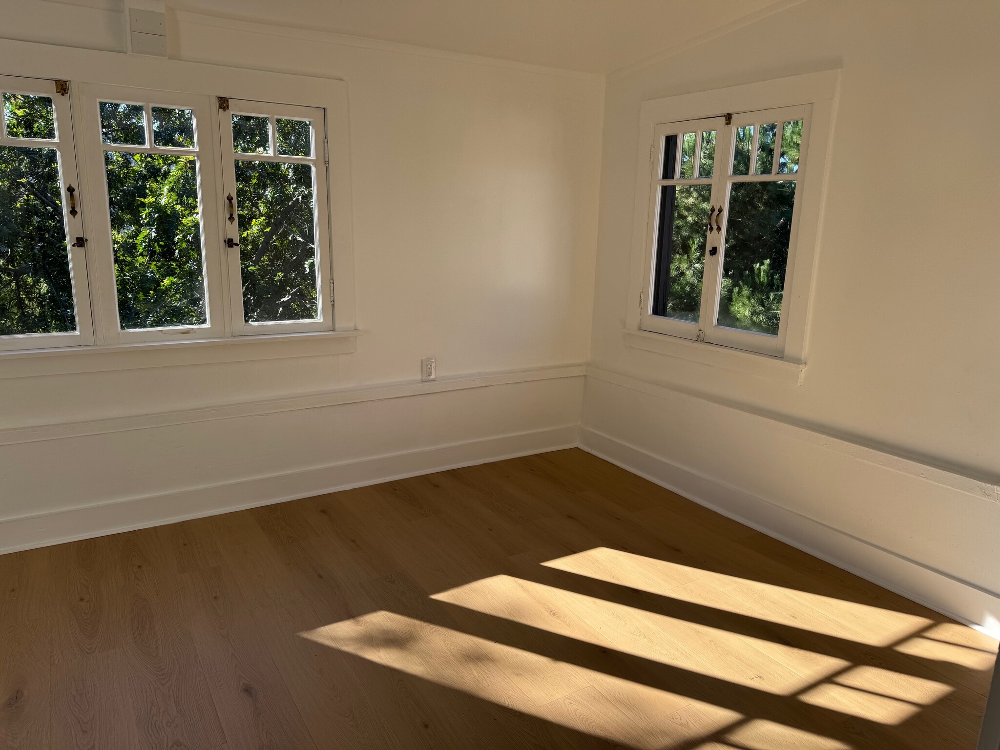 bedroom 3 - 5926 Hayes Ave