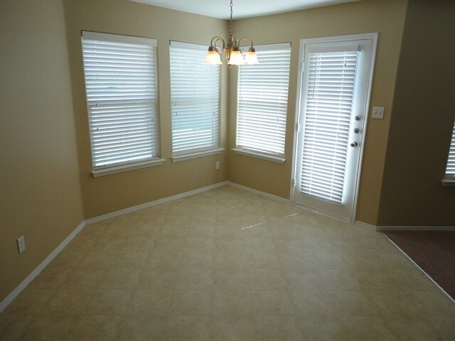Building Photo - 5512 Parkview Hills Ln