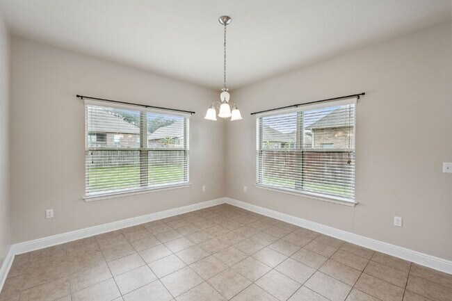 Building Photo - Crestview: 4 Bedrooms in Liberty Oaks