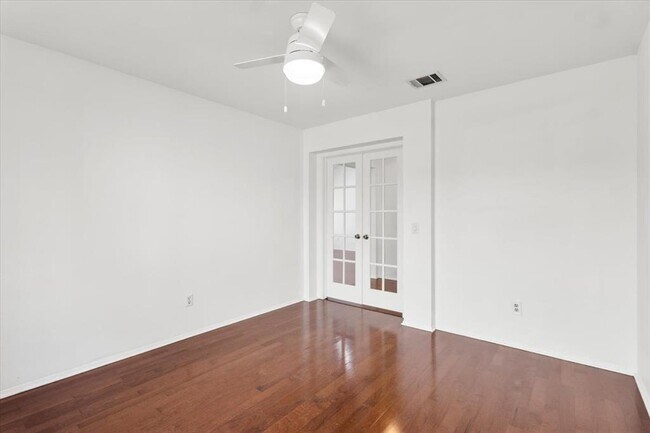 Building Photo - 6105 Back Bay Ln