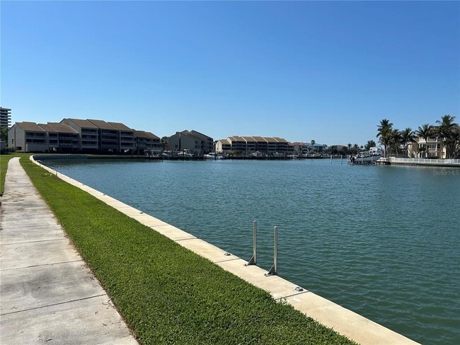 Building Photo - 6260 Kipps Colony Ct S