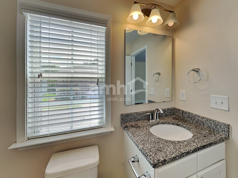 Building Photo - 1022 Monitor Ct