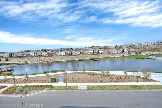 Building Photo - 6 Crown Point Dr