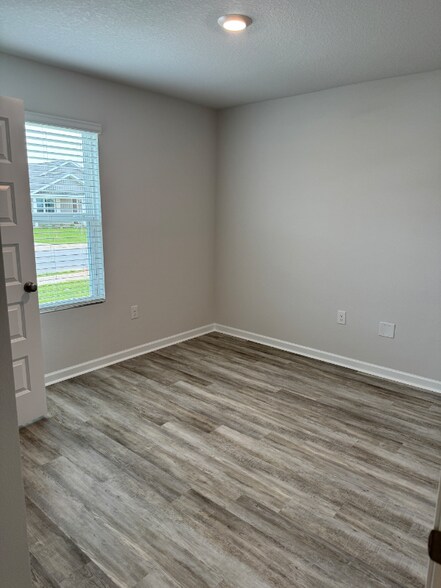 Building Photo - 6365 Firefly Dr