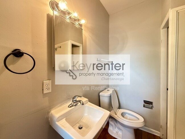 Building Photo - 112 S Seminole Dr