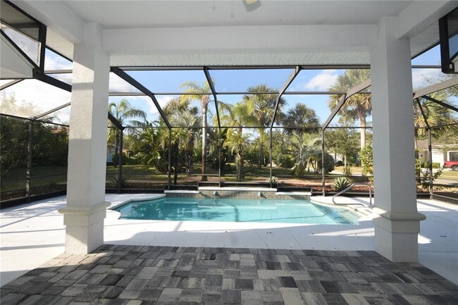 Building Photo - 17 Oasis Cir