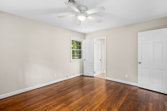 Building Photo - Beautiful Sherwood Location