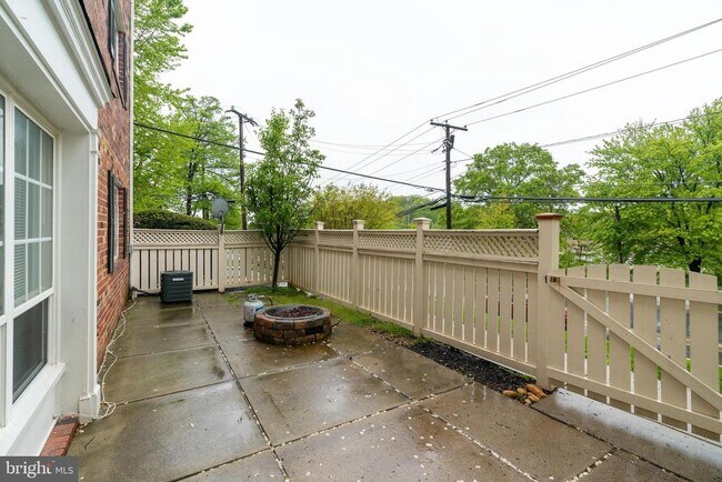 Building Photo - 1501 Van Dorn St