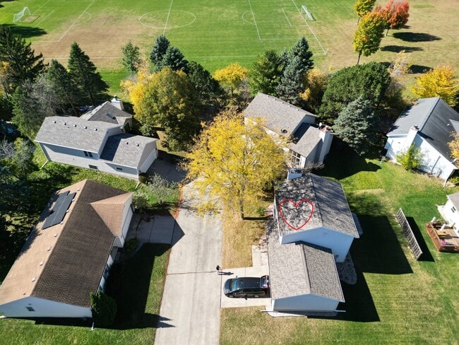 Primary Photo - 878 Sky Ridge Dr