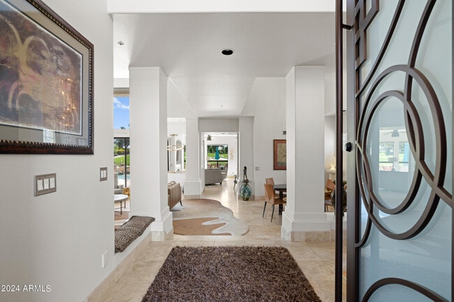 Building Photo - 7705 E Doubletree Ranch Rd