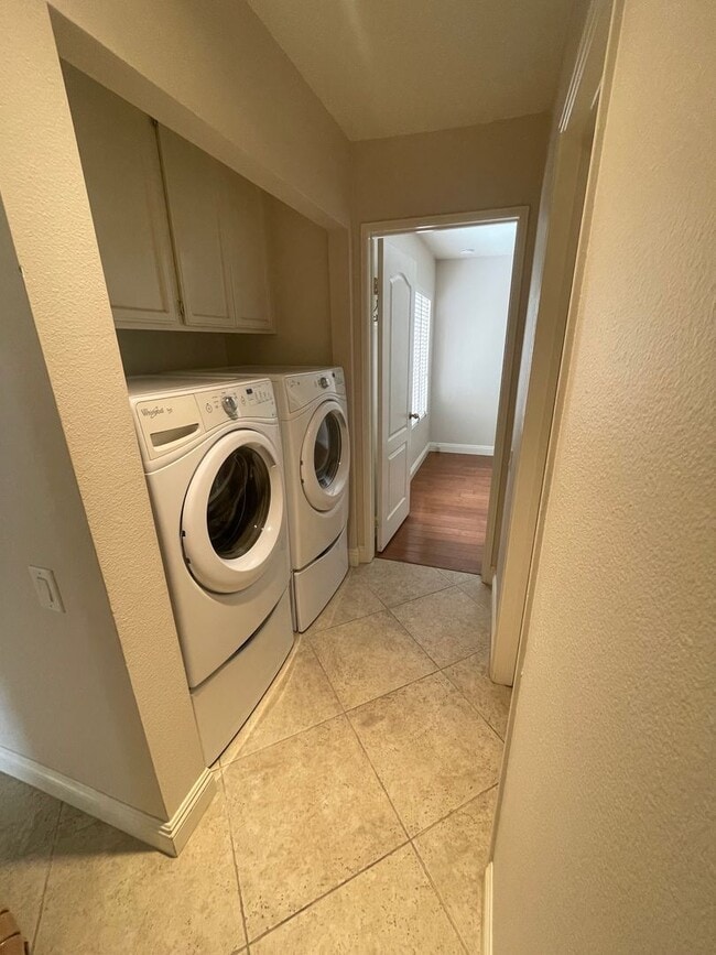 Building Photo - Spacious 2 Bed, 2 Bath House in Prestigious Coto de Caza For Rent!