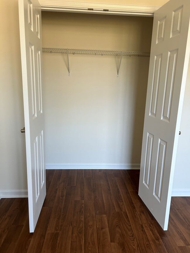 Building Photo - 2099 Oak St