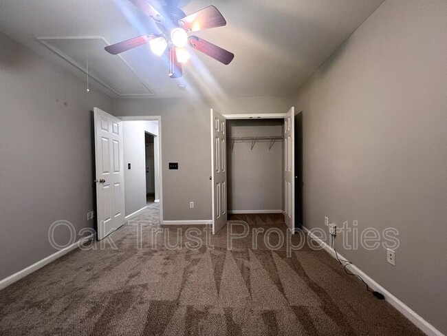 Building Photo - 1406 Grackle Ct