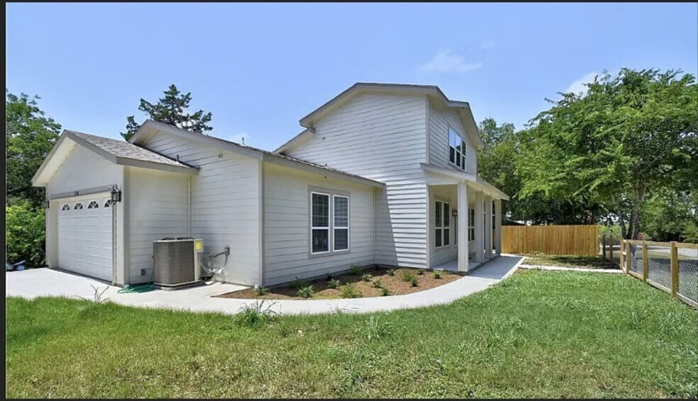 Building Photo - 210 Cottage St