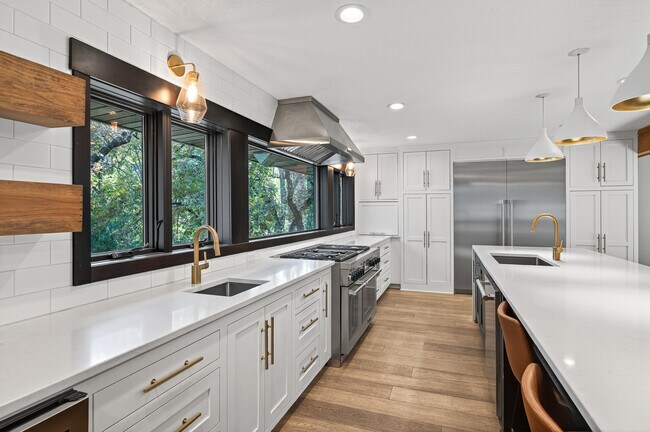 Building Photo - 15801 Andrie St NW