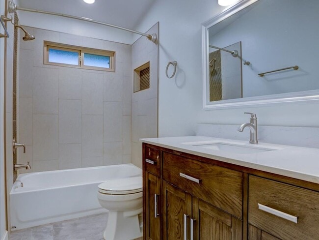 Building Photo - PROMO $500.00 OFF FIRST FULL MONTH'S RENT!