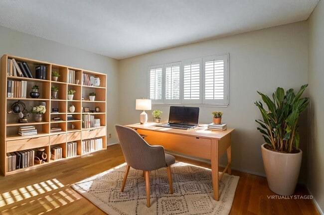 Building Photo - 10612 Rose Cir