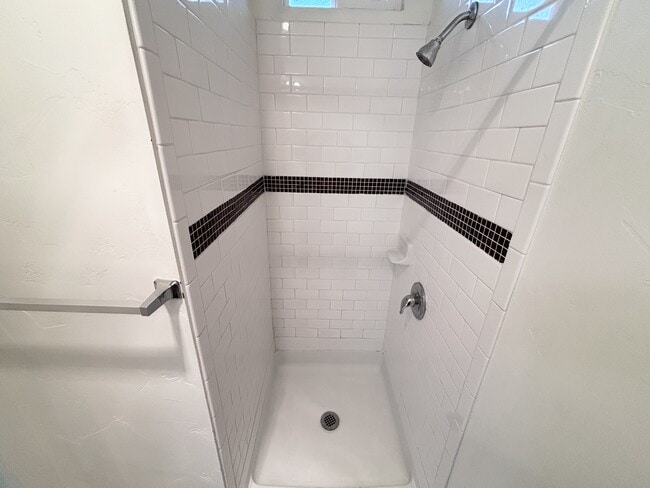 Building Photo - 1105 S State St