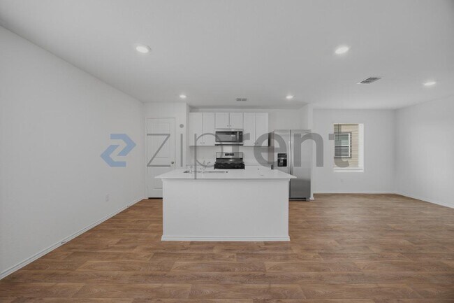 Building Photo - 5106 Blind Shot