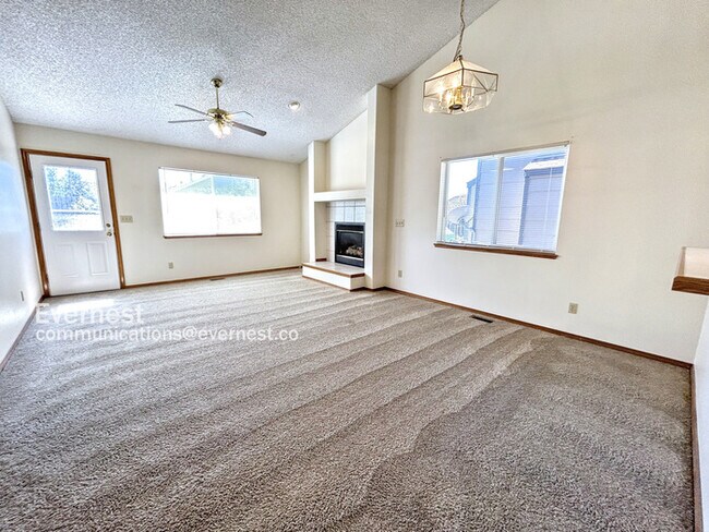 Building Photo - 4939 Chariot Dr