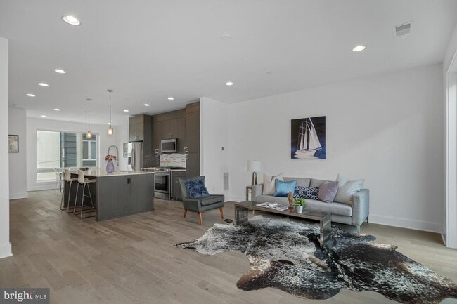 Building Photo - Pennsport Townhome with Garaged Parking