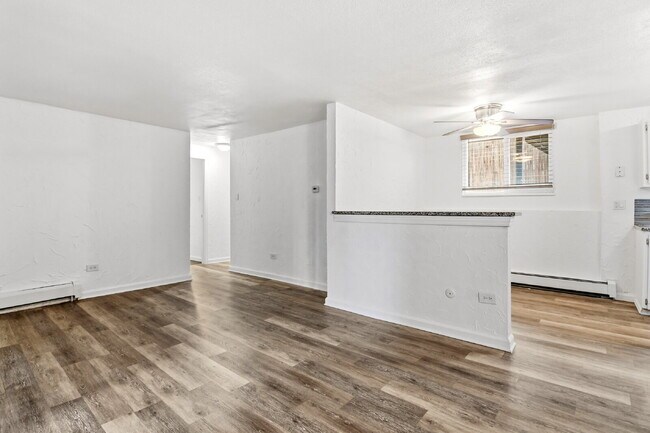 Building Photo - $1,520.95 - 2 bed, 1 bath updated ground floor Condo in Lakewood with In Unit Laundry