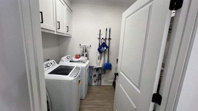 Building Photo - 19 Bridgefield Ct