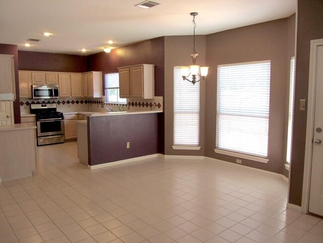 Building Photo - 1815 Hickory Ridge Cove